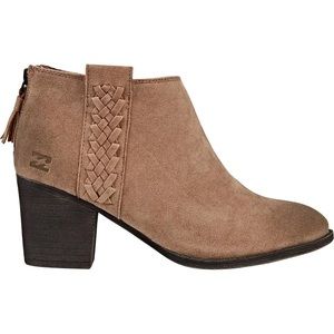New Billabong in the deets faux suede tan booties 7